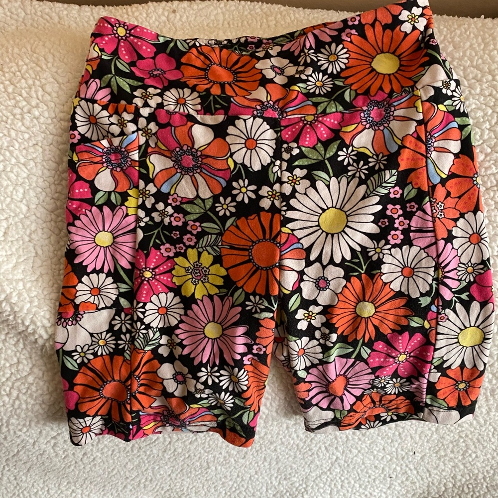 Floral Print Women’s Shorts - Pink & Orange Daisy Pattern